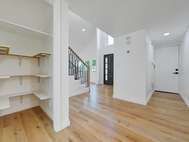 995 Bluecrest St, Corona CA: https://media.crmls.org/mediaz/238fc640-c8a5-40fc-ac96-0a124eb51467.jpg