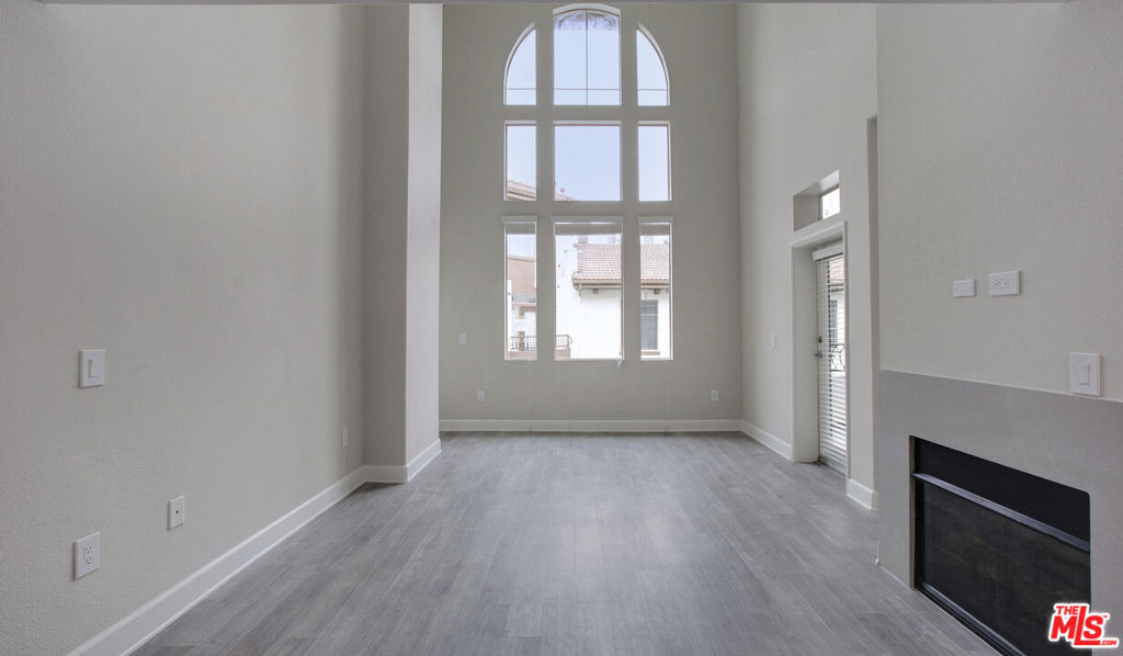 6220 W 3rd Street #420