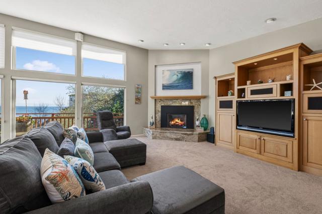 346 Kingsbury Drive, Aptos CA: https://media.crmls.org/mediaz/23906d9d-96ea-4f7f-aeea-b42eb926e561.jpg