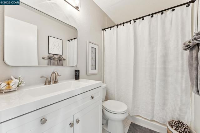 34915 Osprey Dr, Union City CA: https://media.crmls.org/mediaz/23911cfa-57ce-4896-b11d-330574c2f122.jpg