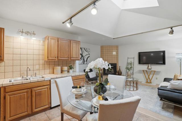 828 Weeks Street, East Palo Alto CA: https://media.crmls.org/mediaz/23918ea9-4d52-4aab-90b4-b11e7dcc79d7.jpg