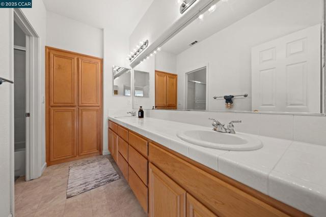 Image 29 of 60 For 868 Deer Spring Cir
