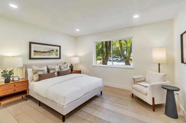 240 Willowbrook Drive, Portola Valley CA: https://media.crmls.org/mediaz/2392c708-7ee8-4799-8586-2c20e1e9051d.jpg
