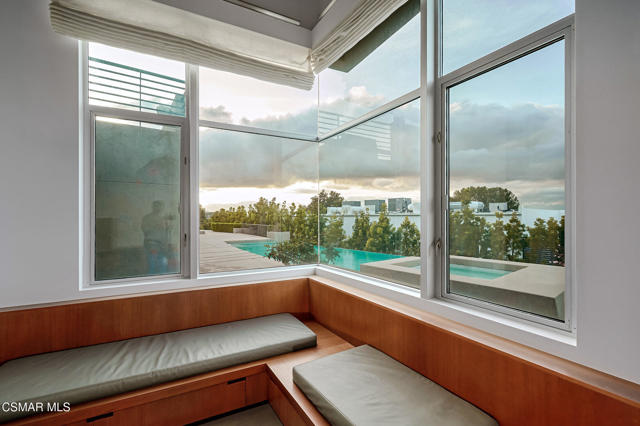 3681 Alomar Drive, Sherman Oaks CA: https://media.crmls.org/mediaz/23930dde-6e8d-4fe6-ac00-0fb3d98ceaf5.jpg