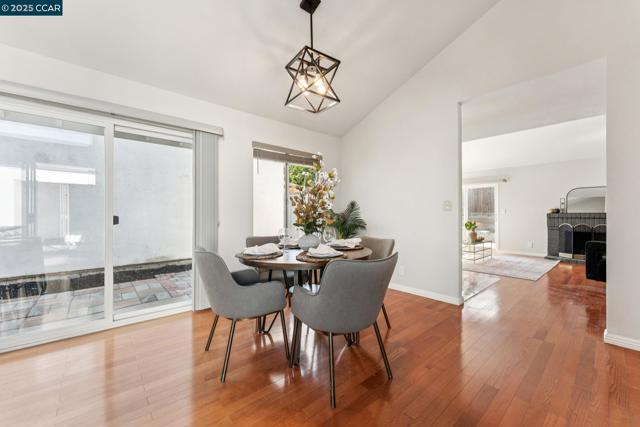 34915 Osprey Dr, Union City CA: https://media.crmls.org/mediaz/2393a57c-793b-4667-ae76-63456f221932.jpg