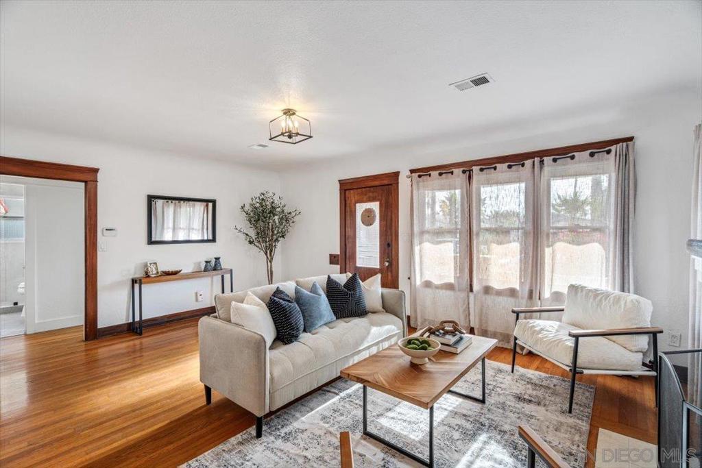 4544 Kensington Dr - photo 3