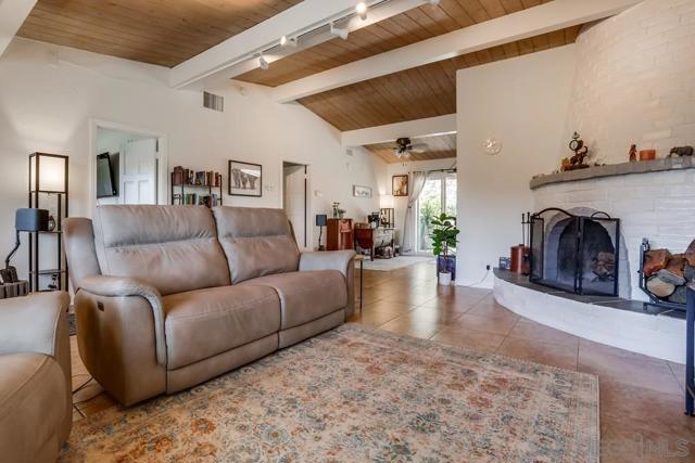 3219 Via Altamira, Fallbrook, California 92028, 2 Bedrooms Bedrooms, ,2 BathroomsBathrooms,Single Family Residence,For Sale,Via Altamira,250001368SD