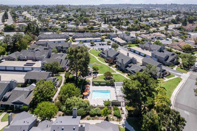1977 Country Grove Lane, Encinitas CA: https://media.crmls.org/mediaz/23951a56-abc4-4504-9bc6-fde622c6795e.jpg