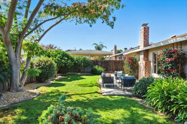 38645 Spetti Ct, Fremont CA: https://media.crmls.org/mediaz/23952d9c-191f-4778-ada4-37c51d13f502.jpg