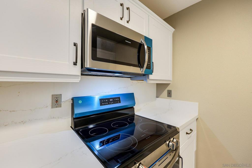 8338 Regents - photo 13
