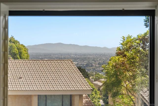 6489 Caminito Catalan, La Jolla CA: https://media.crmls.org/mediaz/23960d1b-97d2-470d-9716-0219e26ac176.jpg