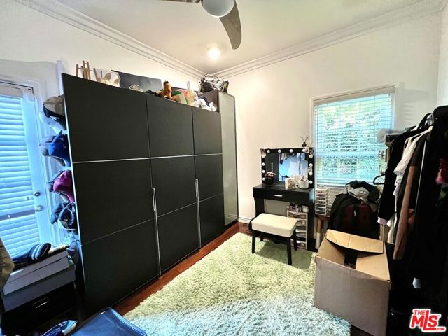 855 N Sweetzer Avenue, West Hollywood CA: https://media.crmls.org/mediaz/23966968-a33c-49ed-891d-5e591a855ccb.jpg
