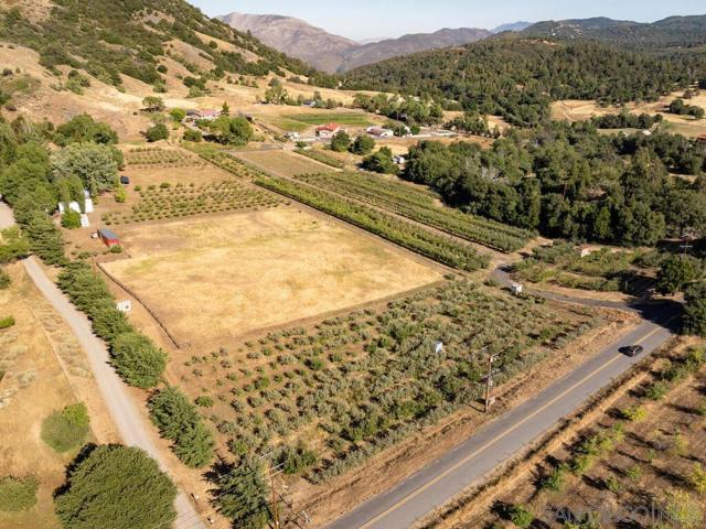 1209 Farmer Road, Julian CA: https://media.crmls.org/mediaz/2397c200-cdee-43a7-884b-02be35b2b7d7.jpg