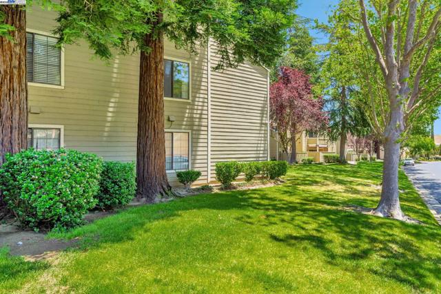 383 Eastridge Dr, San Ramon CA: https://media.crmls.org/mediaz/23982efc-10e4-4e7d-b7d4-57f6df23adc8.jpg