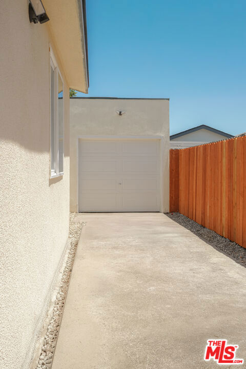 6006 2nd Avenue, Los Angeles CA: https://media.crmls.org/mediaz/2399605a-a346-4940-9eda-bd62bb6405ba.jpg