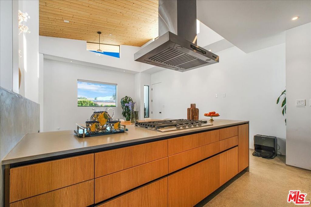 MLS #25627735 image #14