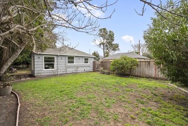 10351037 Amarillo Avenue, Palo Alto CA: https://media.crmls.org/mediaz/239cd8aa-21a5-416e-89c6-e8e55876ba50.jpg
