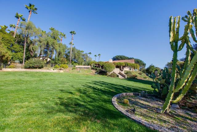 2610 Sunset Hills, Escondido CA: https://media.crmls.org/mediaz/239dabd3-f9e4-4934-893f-0e70019ca5f2.jpg