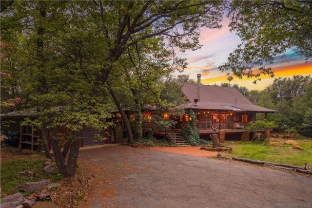 3131 Pera Alta Dr, Julian CA: https://media.crmls.org/mediaz/239ec13c-2555-4ccf-86f0-5af0e5bb7652.jpg