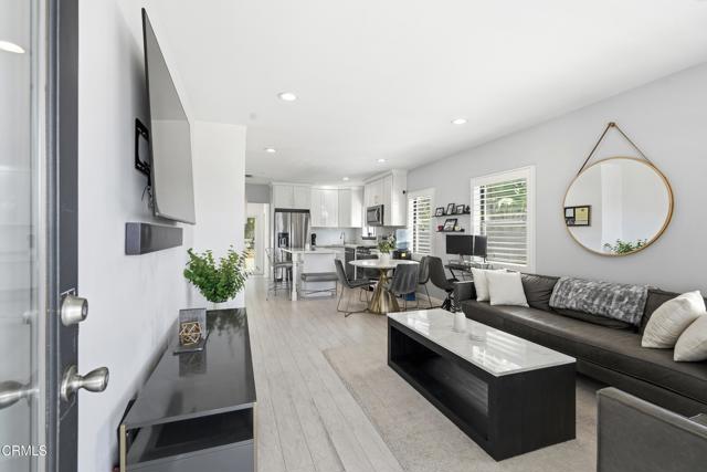 Detail Gallery Image 5 of 34 For 3233 Community Ave, La Crescenta,  CA 91214 - 3 Beds | 2 Baths