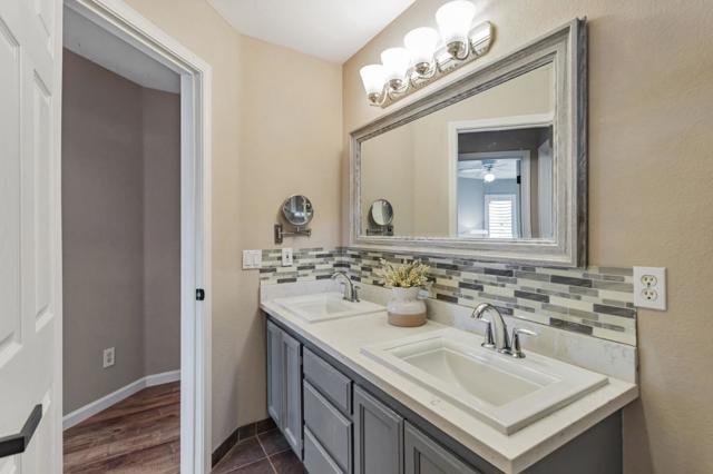 2711 Valley View Road, Hollister CA: https://media.crmls.org/mediaz/239fdb4d-ba8a-4a12-b340-075ee145fe8e.jpg