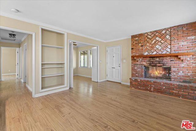 8116 Belford Avenue, Los Angeles CA: https://media.crmls.org/mediaz/23a01835-92f8-47f2-95e9-ac3964923ceb.jpg