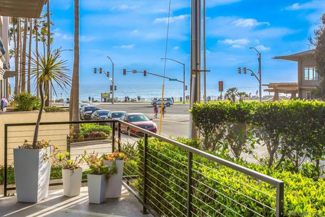 165 Pine Ave, Carlsbad CA: https://media.crmls.org/mediaz/23a0316d-c9c1-4994-9cdd-a27eee3e170d.jpg