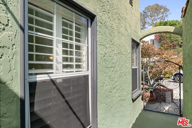 1540 Stanford Drive photo 26
