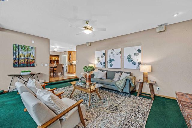 4601 Hampshire Way, Fremont CA: https://media.crmls.org/mediaz/23a150a5-daf5-4687-a611-0e0cbb49a12f.jpg