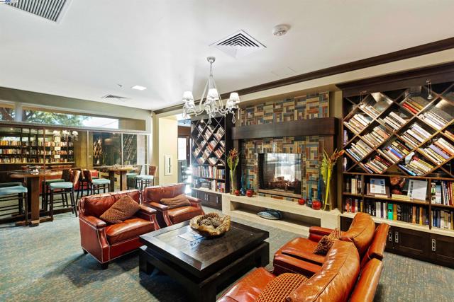 2062 Reserva Ct, Brentwood CA: https://media.crmls.org/mediaz/23a217b0-0f48-4a9f-9169-ae6777c7f228.jpg