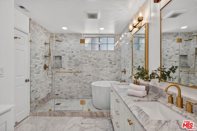 315 N Swall Drive, Beverly Hills CA: https://media.crmls.org/mediaz/23a27971-e370-4629-93ef-5647041bac96.jpg