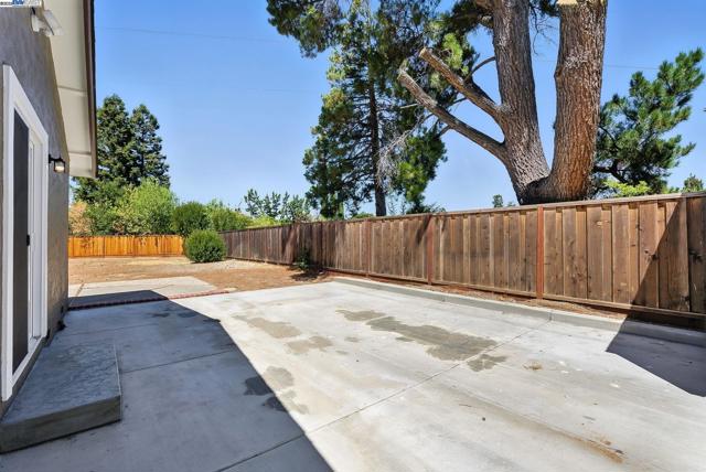 5701 Lewis Way, Concord CA: https://media.crmls.org/mediaz/23a29356-c5aa-4137-a53a-c07cc31ec5a2.jpg