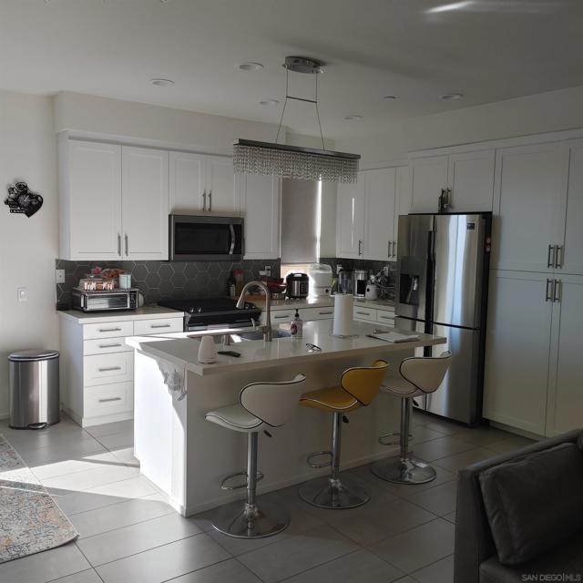 1329 Via Lucero, Oceanside CA: https://media.crmls.org/mediaz/23a33ba3-ebc1-4c4a-8f2d-0bcc38764fb6.jpg