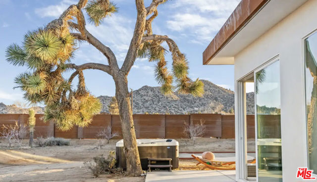 5256 William S Hart Road, Pioneertown CA: https://media.crmls.org/mediaz/23a34b51-ce5a-485f-b96f-e216e04a5d13.jpg