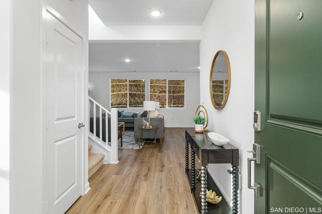 15217 Dawning CT, Lake Elsinore CA: https://media.crmls.org/mediaz/23a3c5e5-dd0c-4542-bd0c-4758ef11e7bb.jpg
