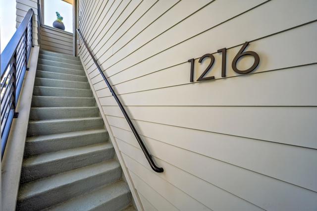 1216 Molara Ln, Encinitas CA: https://media.crmls.org/mediaz/23a3e7cf-290e-443d-bc7c-6b00b2dc9912.jpg