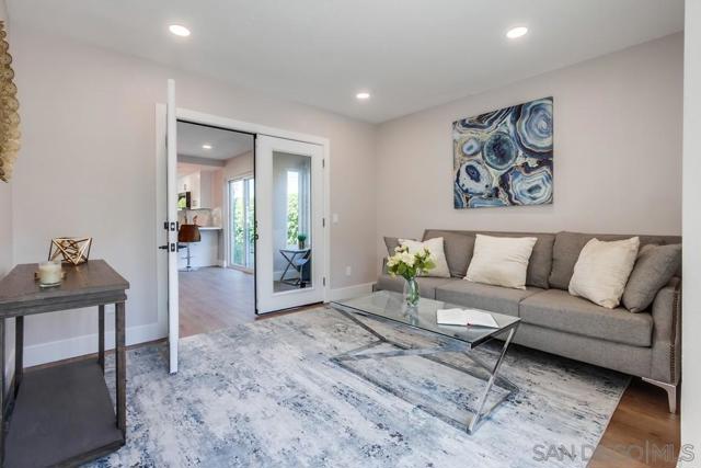 1278 Avenida Miguel, Encinitas CA: https://media.crmls.org/mediaz/23a46b2f-b4ce-4cac-93d2-4339c6a74394.jpg