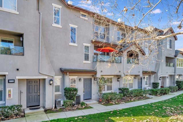 Image 4 of 54 For 2723 Apricot Ct