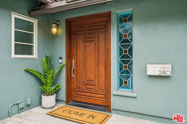 240 Oakhurst Lane, Arcadia CA: https://media.crmls.org/mediaz/23a4b703-cbe8-4f56-b988-16e30f9d35c2.jpg