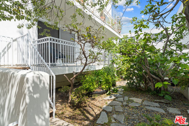 1524 Franklin Street, Santa Monica CA: https://media.crmls.org/mediaz/23a57b28-ff2f-480d-a1c7-82a85921046f.jpg