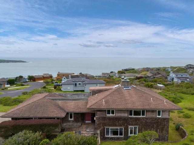 10 Maui Lane, Dillon Beach CA: https://media.crmls.org/mediaz/23a5b23d-12b1-4885-86ba-0bdc784ab87a.jpg