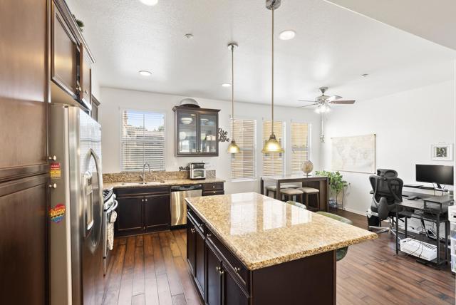 1824 Peach Ct, Chula Vista CA: https://media.crmls.org/mediaz/23a5ba68-f07f-40de-8aee-96bb7623ecef.jpg