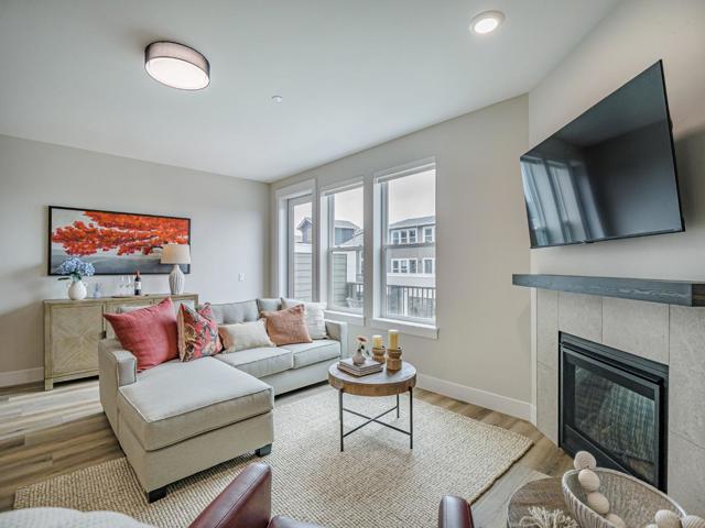 121 Aptos Village Way, Aptos CA: https://media.crmls.org/mediaz/23a689bb-4901-40bd-8590-a4526018327b.jpg