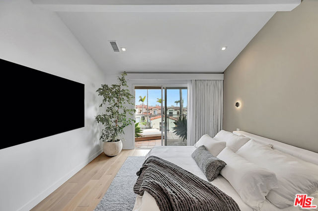 6442 Lunita Road, Malibu CA: https://media.crmls.org/mediaz/23a6a9a4-ffd1-41e6-90d2-f6ecd88559f3.jpg