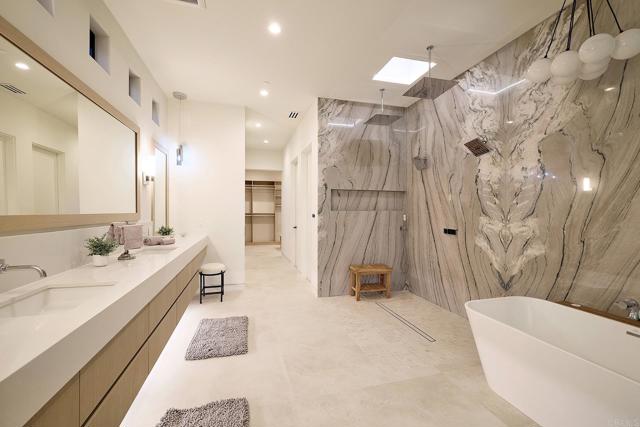 537 N Granados Avenue, Solana Beach CA: https://media.crmls.org/mediaz/23a6f106-8920-482f-a92c-40c6f70e530e.jpg