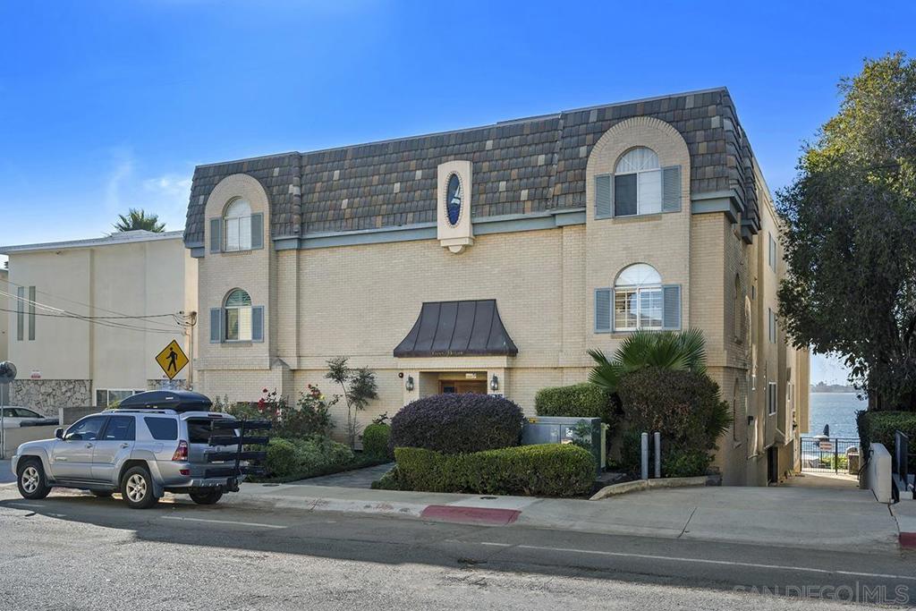 3828 Riviera Dr - photo 3