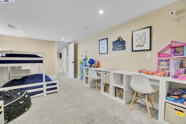 1215 Castro St, Martinez CA: https://media.crmls.org/mediaz/23a78e1a-54e2-4016-b86f-1ba4321d20a2.jpg