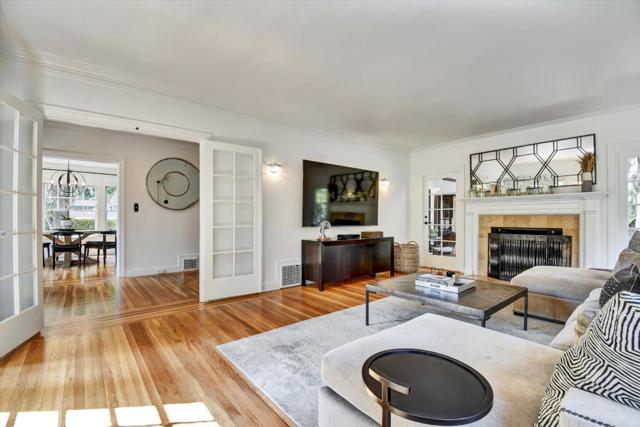 901 Laurel, San Mateo CA: https://media.crmls.org/mediaz/23a7a901-3b84-46aa-a7ac-b98283574588.jpg