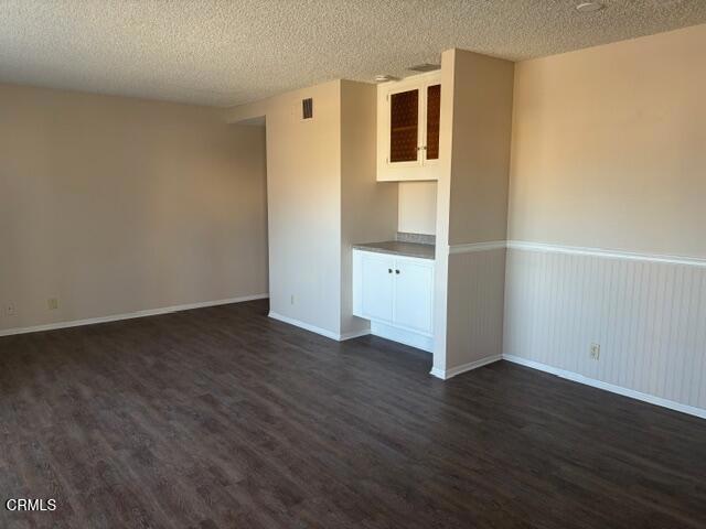 Detail Gallery Image 9 of 16 For 9488 El Cajon St, Ventura,  CA 93004 - 2 Beds | 2 Baths