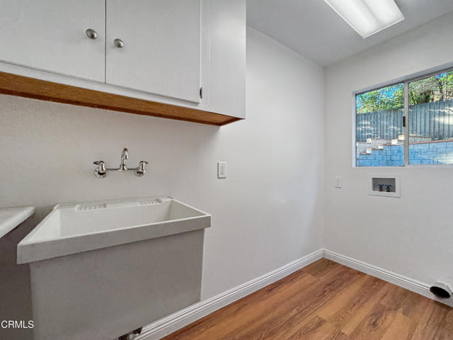 5028 El Adobe Lane, La Crescenta CA: https://media.crmls.org/mediaz/23a8a04f-e50d-4903-aca4-595dbd7abc83.jpg